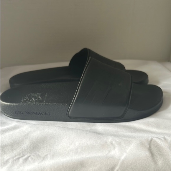 Bruno Magli Black Minimalist Sandals - Picture 3 of 6